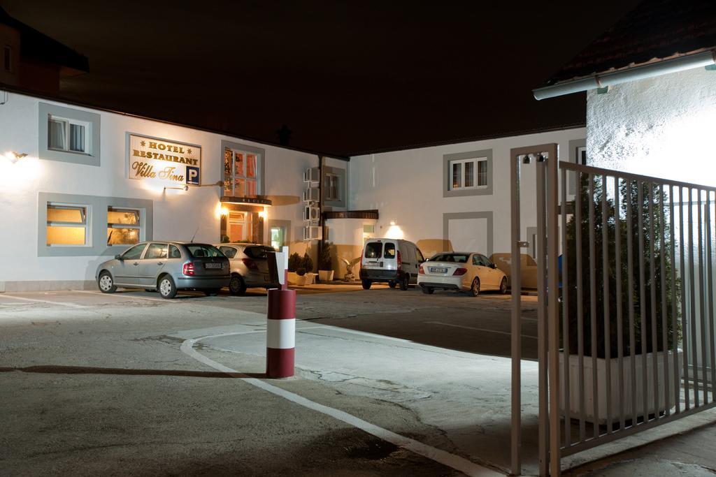 Hotel Vila Tina ซาเกร็บ ภายนอก รูปภาพ
