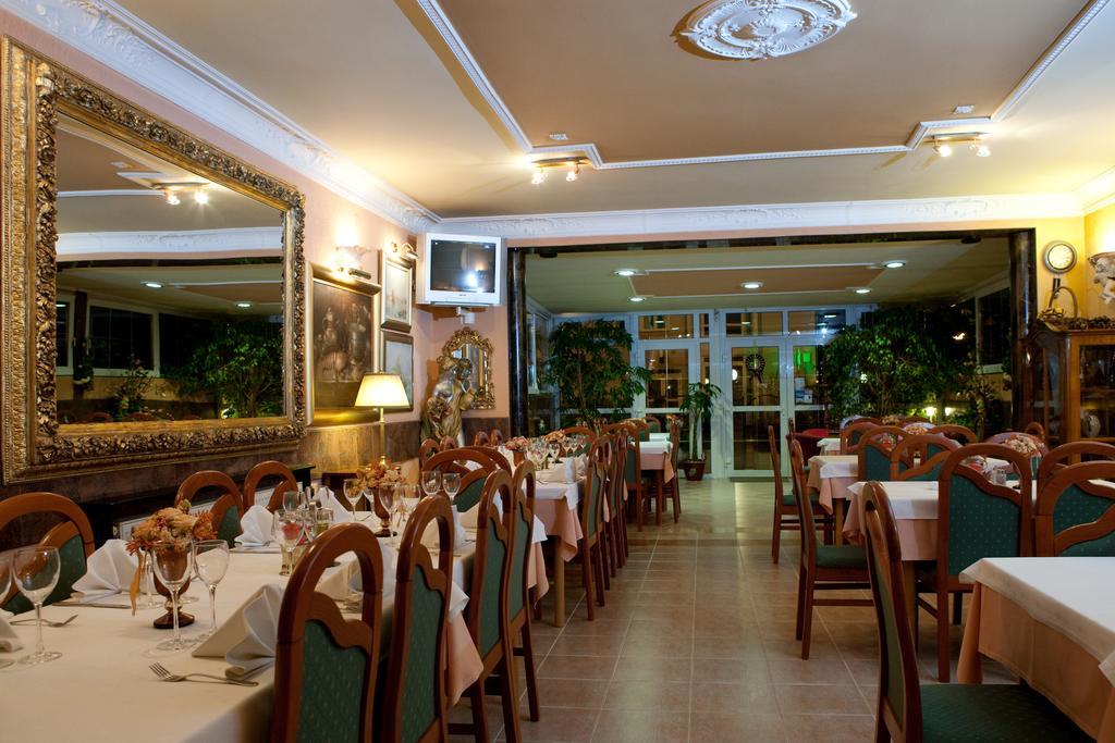 Hotel Vila Tina ซาเกร็บ ภายนอก รูปภาพ