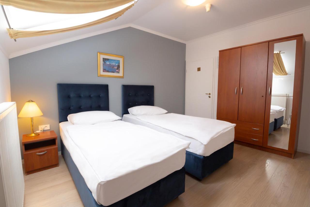 Hotel Vila Tina ซาเกร็บ ภายนอก รูปภาพ