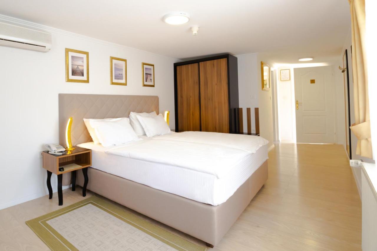 Hotel Vila Tina ซาเกร็บ ภายนอก รูปภาพ